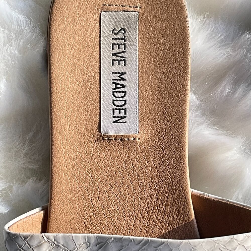 Steve Madden Women's Karolyn White Snakeskin Slides Slip On Sandals Size 9 - Picture 6 of 10